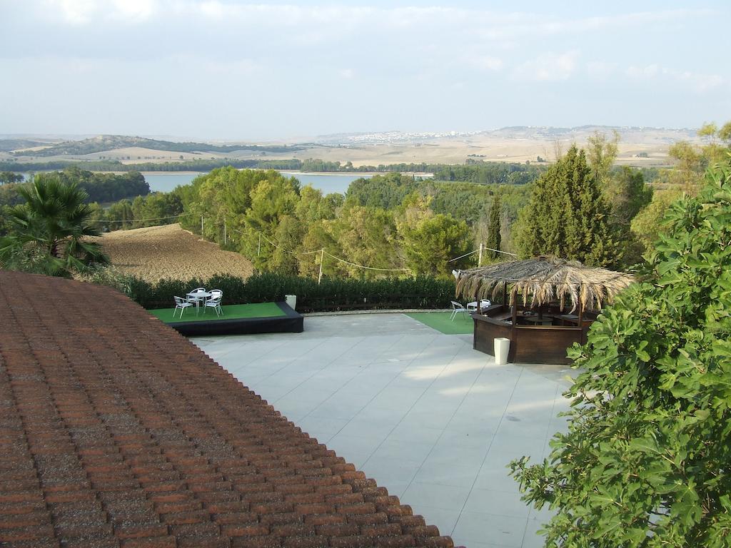 Tenuta La Volpe Miglionico Esterno foto